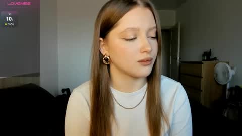 Snapshot of ju_lii chatting on 04/16/26, 09:10 Julia and Julia online show from 04/16/26, 09:10