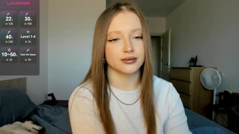 Snapshot of ju_lii chatting on 04/20/26, 11:02 Julia and Julia online show from 04/20/26, 11:02