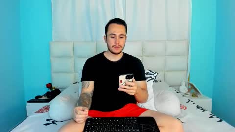 Snapshot of juan__jimenez chatting on 11/08/25, 02:23 Juan online show from 11/08/25, 02:23