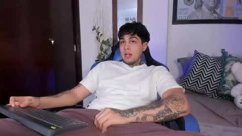 Snapshot of juan_alvarez18 chatting on 11/19/25, 12:10 juan_alvarez18 online show from 11/19/25, 12:10