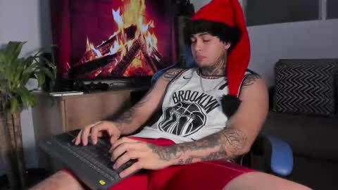 juan_alvarez18 online show from 12/03/25, 02:19