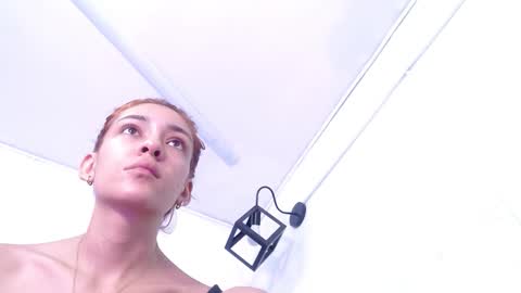 Snapshot of juan_and_luciana chatting on 03/16/26, 12:09 online show from 03/16/26, 12:09