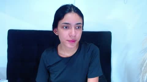 Snapshot of juan_and_luciana chatting on 06/19/26, 12:09 online show from 06/19/26, 12:09