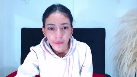 Snapshot of juan_and_luciana chatting on 06/26/26, 11:47 online show from 06/26/26, 11:47