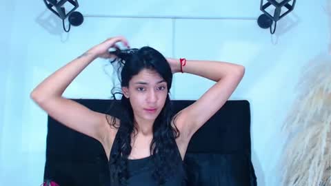 Snapshot of juan_and_luciana chatting on 06/30/26, 11:44 online show from 06/30/26, 11:44