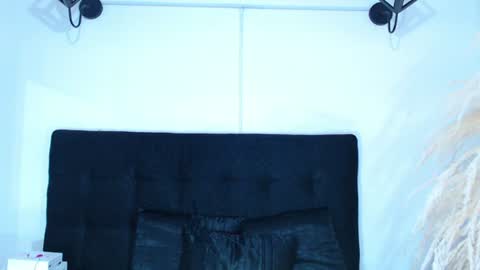 Snapshot of juan_and_luciana chatting on 07/09/26, 11:47 online show from 07/09/26, 11:47