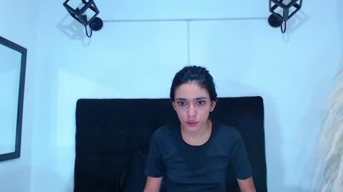 Snapshot of juan_and_luciana chatting on 07/17/26, 12:23 online show from 07/17/26, 12:23