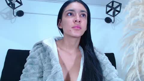 Snapshot of juan_and_luciana chatting on 07/29/26, 12:03 online show from 07/29/26, 12:03