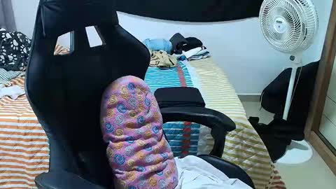 Snapshot of juan_gomez_1 chatting on 10/01/25, 01:22 juan_gomez_1 online show from 10/01/25, 01:22