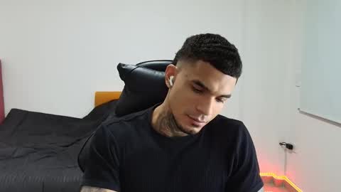 Snapshot of juan_gomez_1 chatting on 11/21/25, 10:19 juan_gomez_1 online show from 11/21/25, 10:19