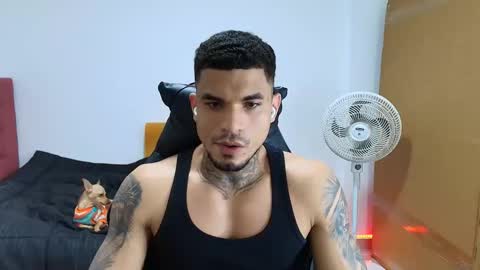 Snapshot of juan_gomez_1 chatting on 11/25/25, 12:10 juan_gomez_1 online show from 11/25/25, 12:10