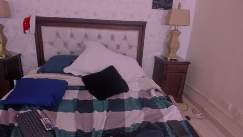 J U A N   L O V E R S online show from 12/05/24, 06:55