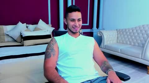 Snapshot of juan_muscle chatting on 12/02/24, 06:10 juan_muscle online show from 12/02/24, 06:10