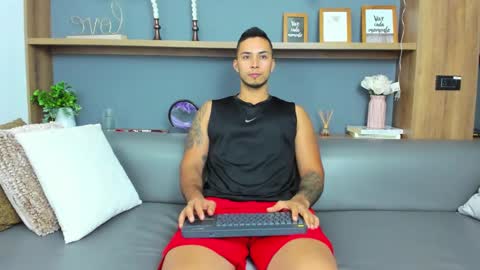 Snapshot of juan_muscle chatting on 03/04/25, 12:18 juan_muscle online show from 03/04/25, 12:18