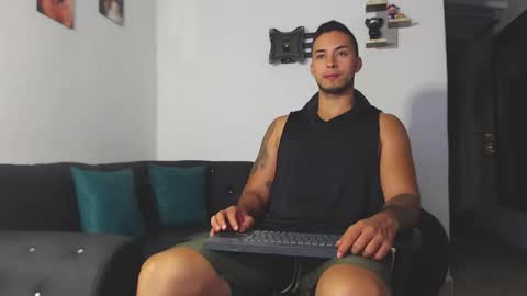Snapshot of juan_muscle chatting on 03/12/25, 01:47 juan_muscle online show from 03/12/25, 01:47
