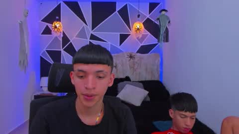 Snapshot of juan_nd_steven chatting on 10/28/25, 04:49 JuanSteven online show from 10/28/25, 04:49