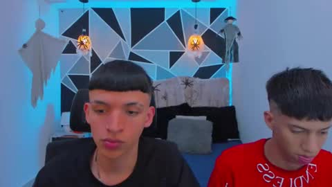 Snapshot of juan_nd_steven chatting on 10/31/25, 04:57 JuanSteven online show from 10/31/25, 04:57