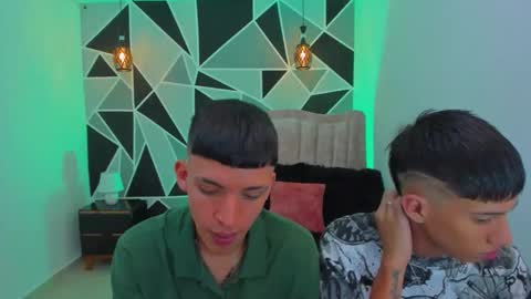 Snapshot of juan_nd_steven chatting on 11/14/25, 04:11 JuanSteven online show from 11/14/25, 04:11