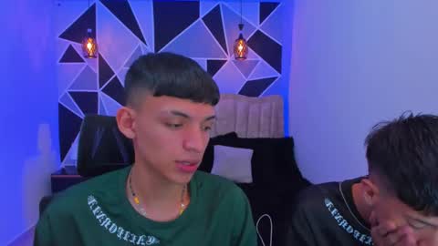 Snapshot of juan_nd_steven chatting on 11/19/25, 04:01 JuanSteven online show from 11/19/25, 04:01