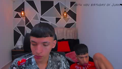 Snapshot of juan_nd_steven chatting on 11/20/25, 02:56 JuanSteven online show from 11/20/25, 02:56