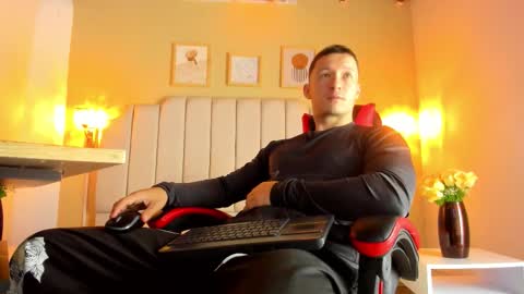 JUAN online show from 12/05/25, 01:31