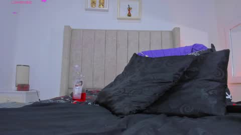 Snapshot of juana_240 chatting on 02/08/25, 10:08 Lau   follow  online show from 02/08/25, 10:08