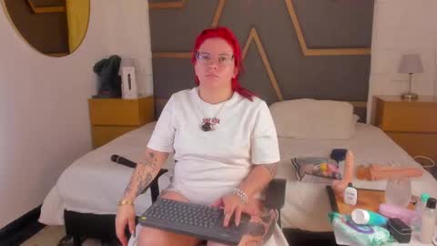 Juana Valkiria online show from 05/11/26, 03:12