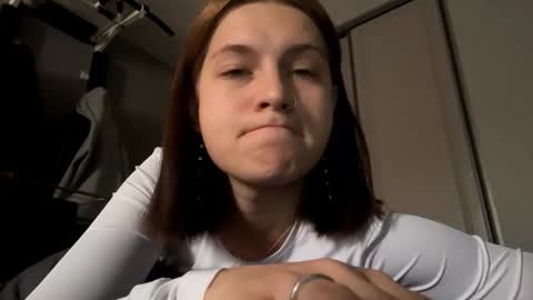 Snapshot of juanastrefeler chatting on 10/17/25, 07:11 Lola online show from 10/17/25, 07:11