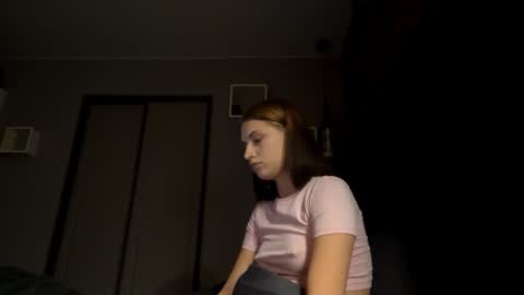 Snapshot of juanastrefeler chatting on 10/21/25, 04:08 Lola online show from 10/21/25, 04:08