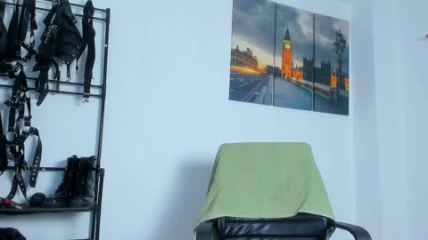 Juan Esteban online show from 10/30/25, 05:35