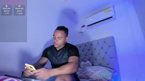 independent model online show from 09/27/25, 03:44