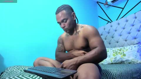 independent model online show from 04/13/26, 03:39