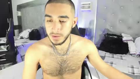 Juan Diego Uribe online show from 01/13/25, 01:56