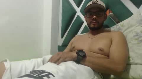 Snapshot of juanfe_style chatting on 11/12/25, 11:14 juanfe_style online show from 11/12/25, 11:14