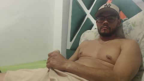 Snapshot of juanfe_style chatting on 11/13/25, 11:25 juanfe_style online show from 11/13/25, 11:25