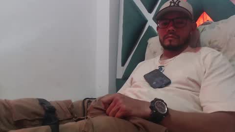 Snapshot of juanfe_style chatting on 11/22/25, 03:33 juanfe_style online show from 11/22/25, 03:33