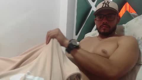 Snapshot of juanfe_style chatting on 11/25/25, 08:20 juanfe_style online show from 11/25/25, 08:20