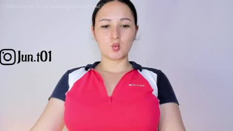 Snapshot of juanita_thorne chatting on 05/07/26, 02:17 online show from 05/07/26, 02:17