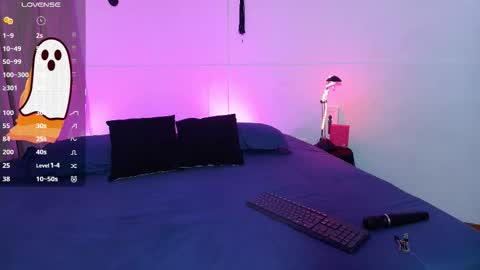 Blue online show from 10/30/25, 04:08