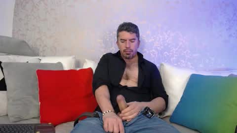 Snapshot of juank_fit45 chatting on 12/22/25, 04:04 Juan k online show from 12/22/25, 04:04