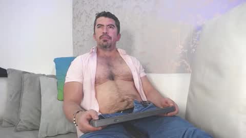 Snapshot of juank_fit45 chatting on 01/05/26, 05:27 Juan k online show from 01/05/26, 05:27