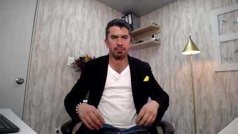 Snapshot of juank_fit45 chatting on 02/14/26, 04:31 Juan k online show from 02/14/26, 04:31