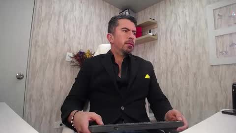 Snapshot of juank_fit45 chatting on 02/19/26, 02:29 Juan k online show from 02/19/26, 02:29