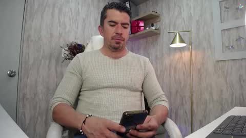 Snapshot of juank_fit45 chatting on 02/25/26, 04:00 Juan k online show from 02/25/26, 04:00