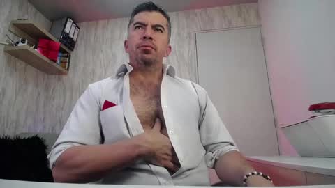 Snapshot of juank_fit45 chatting on 03/11/26, 04:18 Juan k online show from 03/11/26, 04:18