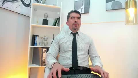 Snapshot of juank_fit45 chatting on 05/22/26, 03:46 Juan k online show from 05/22/26, 03:46