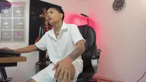 Snapshot of juank_wss chatting on 11/09/25, 10:46 Juank online show from 11/09/25, 10:46