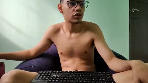 juansuarez204 online show from 12/29/24, 08:04