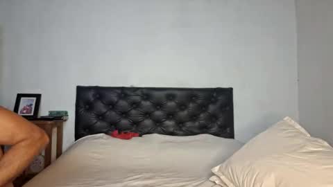 Snapshot of juanyroo chatting on 03/09/25, 02:50 juanyroo online show from 03/09/25, 02:50