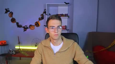 Snapshot of juddie_great_mood chatting on 10/25/25, 12:02 juddie online show from 10/25/25, 12:02